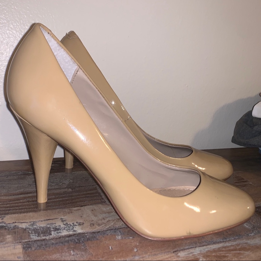 Steve Madden 4” Tan Heels